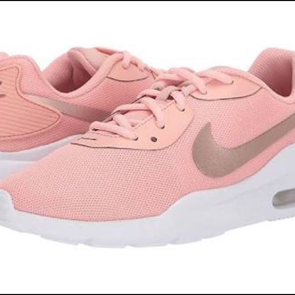 Nike Shoes - Nike Women's Air Max Oketo